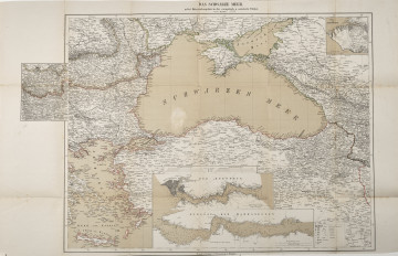 Mapa, papierowa składana. U góry napis: Das Schwarze Meer. Na mapie oprócz centralnie przedstawionego Morza Czarnego widoczne mniejsze mapy topograficzne.