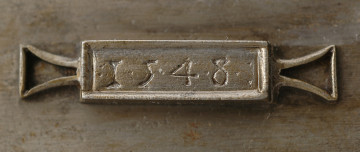 detal - grawerowana data 1548 na odwrociu zamka