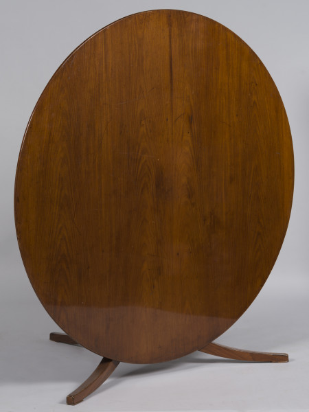 ujęcie 3/4 - stół złożony