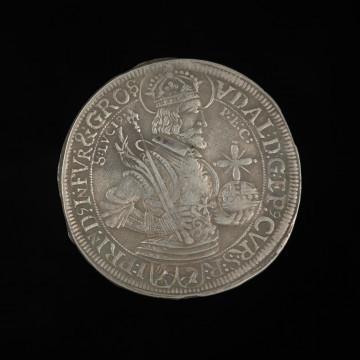 środek płatniczy, pieniądz, moneta - Ujęcie awersu. Moneta z półpostacią św. Lucjusza w zbroi i z regaliami w prawo na awersie.