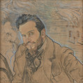 portret męski - ujęcie z przodu; Portretowany przedstawiony w półpostaci, zwrócony w lewo, twarz w 3/4, pociągła, wysokie czoło, podwinięte w górę wąsy, spiczasta bródka; marynarka rozpięta, pod nią kamizelka, szeroki, ciemny krawat; po lewej stronie głowy widoczny profil portretowanego. Tło stanowi zarys nutowego liniału. W prawym górnym rogu przedstawienie prawej ręki w geście zetknięcia z klawiaturą, zarys mankietu zamyka określonym konturem układ falistych, spokojnych linii; poniżej dłoni pojedyncze nuty. W lewym dolnym narożniku wycinek podwójnego łuku - oparcia krzesła. Kolorystyka: szaro-beżowe podobrazie, czerń konturu, akcenty niebieskie.