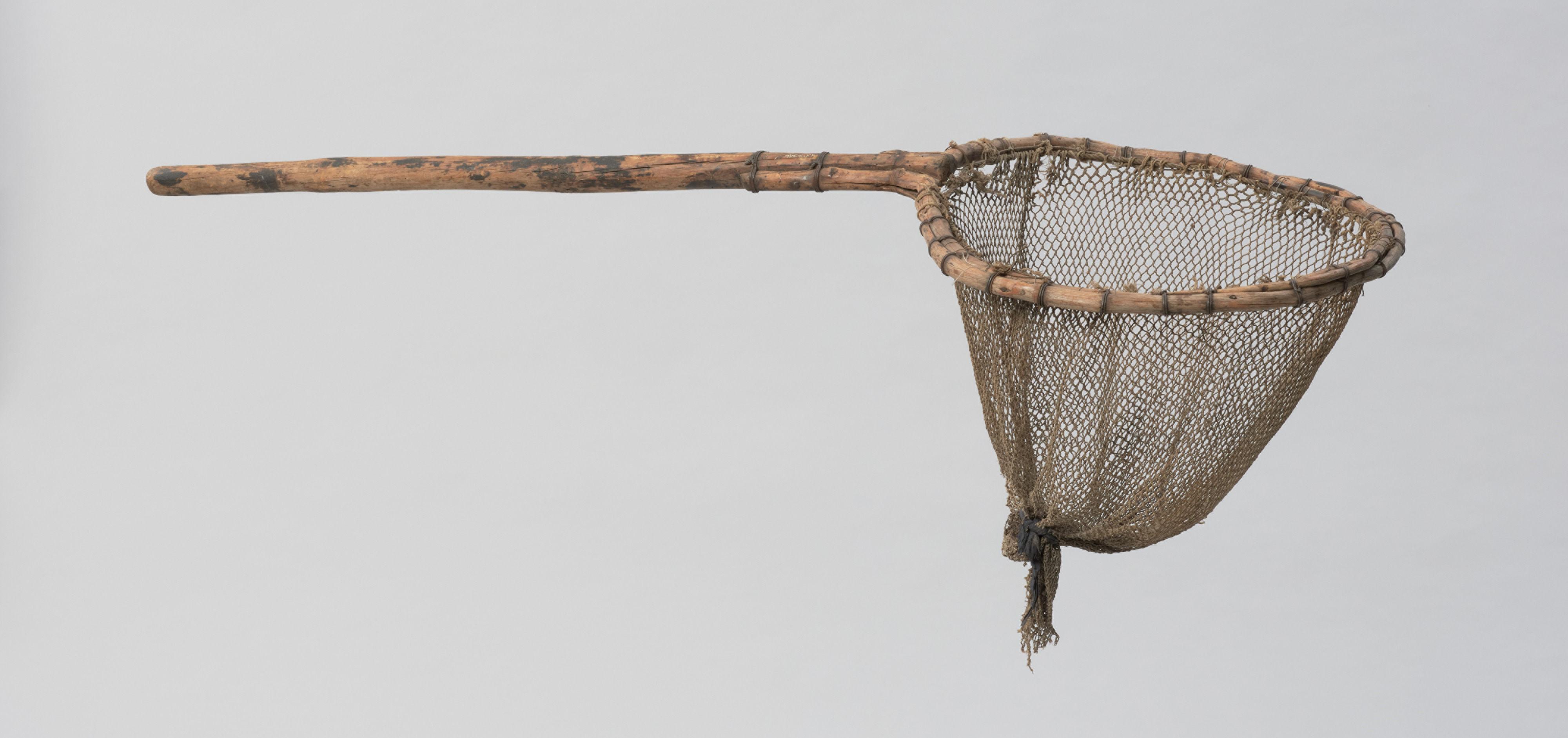 Landing net MNS/E/316 – In museums