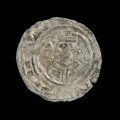 moneta; skarb monet - Ujęcie rewersu trzeciej monety ze skarbu monet z XII w.