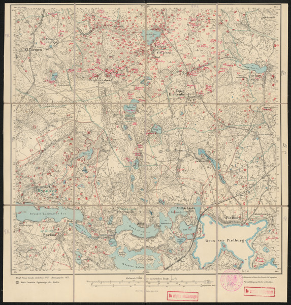 Mapa drukowana 972 Pielburg II - Ujęcie z przodu; Mapę 972 Pielburg II opracowano w 1875, wydano w 1877, a dodrukowano w 1909 roku. Obejmuje obszar w pobliżu miejscowości Pielburg, Kreis Neustettin, Reg. Bez. Köslin, Prov. Pommern, dziś Piława (wcześniej Pile), pow. szczecinecki, woj. zachodniopomorskie, Polska. Jest jednym z dwóch zachowanych egzemplarzy arkusza przedwojennej mapy topograficznej oznaczonego godłem 972, zawierającym dane o lokalizacji obiektów i ich nazw w zasobie archiwalnym Flurnamen Sammlung. Na drukowanej mapie ręcznie naniesiono warstwę z numeracją obiektów fizjograficznych odnoszących się do miejscowości: Gr., Kl. Tarmen, dziś Tarmno, Trzemienko; Friedrichsberg, dziś Górzyce; Cölpin (Kölpin), dziś Kiełpino; Bramstädt, dziś Obrąb; Eichenberge, dziś Dąbie; Juchow, dziś Juchowo; Bewerdick, dziś Komorze; Wuckel, dziś Okole; Alt Bärbaum, dziś Międzylesie; Nemmin, dziś Uniemino; Rackow, dziś Rakowo; Pielburg; Eulenburg, dziś Silnowo.