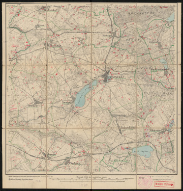 Mapa drukowana 1245 Jacobshagen II - Ujęcie z przodu; Mapę 1245 Jacobshagen II opracowano w 1890, wydano w 1892, a dodrukowano w 1911 roku. Obejmuje obszar w pobliżu miejscowości Jacobshagen, Kreis Saatzig, Reg. Bez. Stettin, Prov. Pommern, dziś Dobrzany, pow. stargardzki, woj. zachodniopomorskie, Polska. Jest jedynym zachowanym egzemplarzem arkusza przedwojennej mapy topograficznej oznaczonego godłem 1245, zawierającym dane o lokalizacji obiektów i ich nazw w zasobie archiwalnym Flurnamen Sammlung. Na drukowanej mapie ręcznie naniesiono warstwę z numeracją obiektów fizjograficznych odnoszących się do miejscowości: Büche, dziś Wiechowo; Rehwinkel, dziś Lutkowo; Mössin, dziś Mosina; Kempendorf, dziś Kępno; Kashagen, dziś Kozy (Pomorskie); Gräbnitzfelde, dziś Grabnica; Wudarge, dziś Odargowo; Saatzig, dziś Szadzko; Jacobshagen; Konstantinopel, dziś Dolice; Tornow, dziś Tarnowo; Gr. Schlatikow, dziś Słodkowo; Moderow, dziś Modrzewo; Stolzenhagen, dziś Ognica; Jakobsdorf, dziś Błotno; Falkenwalde, dziś Sokoliniec; Altheide, dziś Sierakowo.