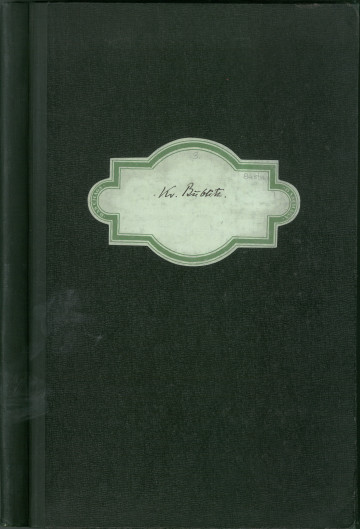 Flurnamen Sammlung - Powiat Bobolice - Ujęcie okładki. Okładka materiałowa w kolorze ciemnozielonym. Na środku naklejka z odręcznie wykonaną piórem nazwą powiatu w języku niemieckim.
W skład dokumentacji wchodzą 84 karty, w tym niektóre zapisane dwustronnie, obejmujące spis maszynowy 1 (66 kart), spis maszynowy 2 (12 kart), dokumenty (2 karty) i prasę („Heimat Erde”, 1935; 4 karty).
