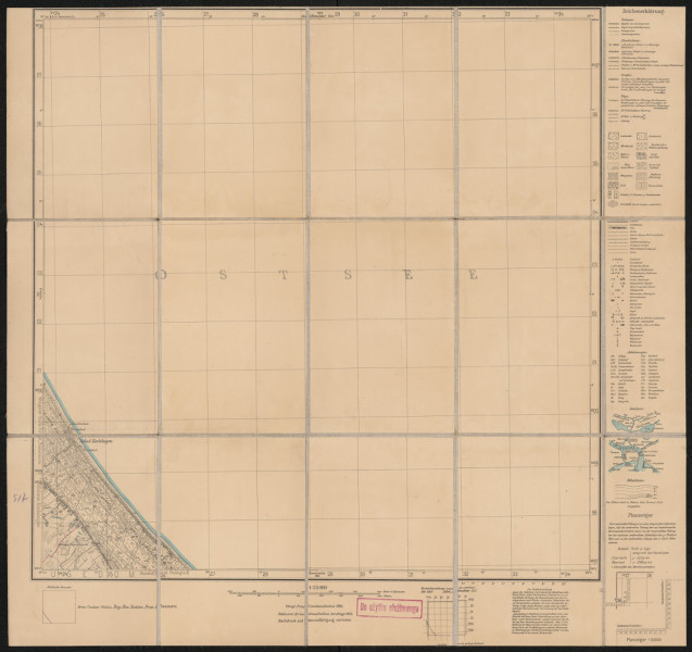 drukowana mapa 517 Karlshagen I - Ujęcie z przodu; Mapę 517 Karlshagen I opracowano w 1885, a skorygowano i wydrukowano w 1925 roku. Obejmuje obszar w pobliżu miejscowości Karlshagen, Kreis Usedom-Wollin, Reg. Bez. Stettin, Prov. Pommern, dziś Kreis Vorpommern-Greifswald, Bundesland Mecklenburg-Vorpommern, Niemcy. Jest jedynym zachowanym egzemplarzem arkusza przedwojennej mapy topograficznej oznaczonego godłem 517, zawierającym dane o lokalizacji obiektów i ich nazw w zasobie archiwalnym Flurnamen Sammlung. Na drukowanej mapie ręcznie naniesiono warstwę podziału miejscowości, bez numeracji obiektów fizjograficznych odnoszących się do rozdzielonych miejscowości.