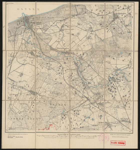 drukowana mapa 265 Stolpmünde II - Ujęcie z przodu; Mapę 265 Stolpmünde II opracowano w 1889, a dodrukowano w 1919 roku. Obejmuje obszar w pobliżu miejscowości Stolpmünde, Kreis Stolp, Reg. Bez. Köslin, Prov. Pommern, dziś Ustka, pow. słupski, woj. pomorskie, Polska. Jest jedynym zachowanym egzemplarzem arkusza przedwojennej mapy topograficznej oznaczonego godłem 265, zawierającym dane o lokalizacji obiektów i ich nazw w zasobie archiwalnym Flurnamen Sammlung. Na drukowanej mapie ręcznie naniesiono warstwę z numeracją obiektów fizjograficznych odnoszących się do miejscowości: Stolpmünde; Weitenhagen, dziś Wytowno; Strickershagen, dziś Przewłoka; Hohenstein, dziś Wodnica; Arnshagen, dziś Charnowo; Horst, dziś Pęplino; Nesekow, dziś Niestkowo; Überlauf, dziś Gałęzinowo; Bedlin, dziś Bydlino; Kl. Strellin, dziś Strzelinko; Gr. Strellin, dziś Strzelino.