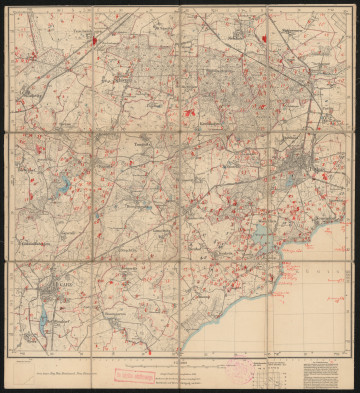 drukowana mapa 374 Putbus II - Ujęcie z przodu; Mapę 374 Putbus II opracowano w 1885, a skorygowano i wydano w 1825 roku. Obejmuje obszar w pobliżu miejscowości Putbus, Kreis Rügen, Reg. Bez. Stralsund, Prov. Pommern, dziś Kreis Vorpommern-Rügen, Bundesland Mecklenburg-Vorpommern, Niemcy. Jest jedynym zachowanym egzemplarzem arkusza przedwojennej mapy topograficznej oznaczonego godłem 374, zawierającym dane o lokalizacji obiektów i ich nazw w zasobie archiwalnym Flurnamen Sammlung. Na drukowanej mapie ręcznie naniesiono warstwę z numeracją obiektów fizjograficznych odnoszących się do miejscowości: Stönkvitz, Swine, Teschenhagen, Sehlen, Alt Sassitz, Tilzow, Tegelhof, Mölln Medow, Neklade, Ketelshagen, Siggermow, Pastitz, Bietegast, Koldevitz, Karnitz, Tangnitz, Dumgenevitz, Strachtitz, Lanschvitz, Kransevitz, Kasnevitz, Neuhof, Alt Güstelitz, Krakvitz, Glowitz, Wreechen, Putbus, Neuendorf, Garz, Renz, Hof Wendorf, Krimvitz, Rosengarten, Altkamp.