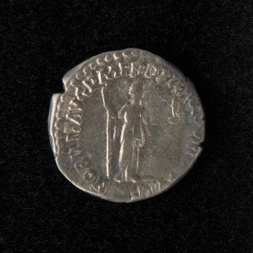 denar - Ujęcie rewersu. Srebrny denar Kommodusa.