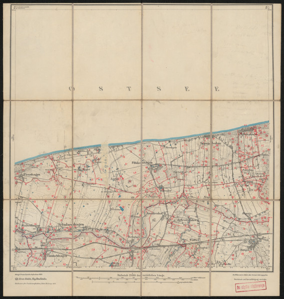 drukowana mapa 446 Sorenbohm I - Ujęcie z przodu; Mapę 446 Sorenbohm I opracowano w 1889, a dodrukowano w 1924 roku. Obejmuje obszar w pobliżu miejscowości Sorenbohm, Kreis Köslin, Reg. Bez. Köslin, Prov. Pommern, dziś Sarbinowo, pow. koszaliński, woj. zachodniopomorskie, Polska. Jest jedynym zachowanym egzemplarzem arkusza przedwojennej mapy topograficznej oznaczonego godłem 446, zawierającym dane o lokalizacji obiektów i ich nazw w zasobie archiwalnym Flurnamen Sammlung. Na drukowanej mapie ręcznie naniesiono warstwę z numeracją obiektów fizjograficznych odnoszących się do miejscowości: Pleushagen, dziś Pleśna; Funkenhagen, dziś Gąski; Parpart, dziś Paprotno; Sorenbohm; Bauerhufen, dziś Chłopy; Barning, dziś Barnin; Kiepersdorf, dziś Kiszkowo; Kaltenhagen, dziś Kładno; Schulzenhagen, dziś Śmiechów; Timmenhagen, dziś Tymień; Amalienhof, dziś Dworek; Schreitstaken, dziś Skrzeszewo; Wolfshagen, dziś Słowienkowo; Alt, Neu Banzin, dziś Będzino, Będzinko.