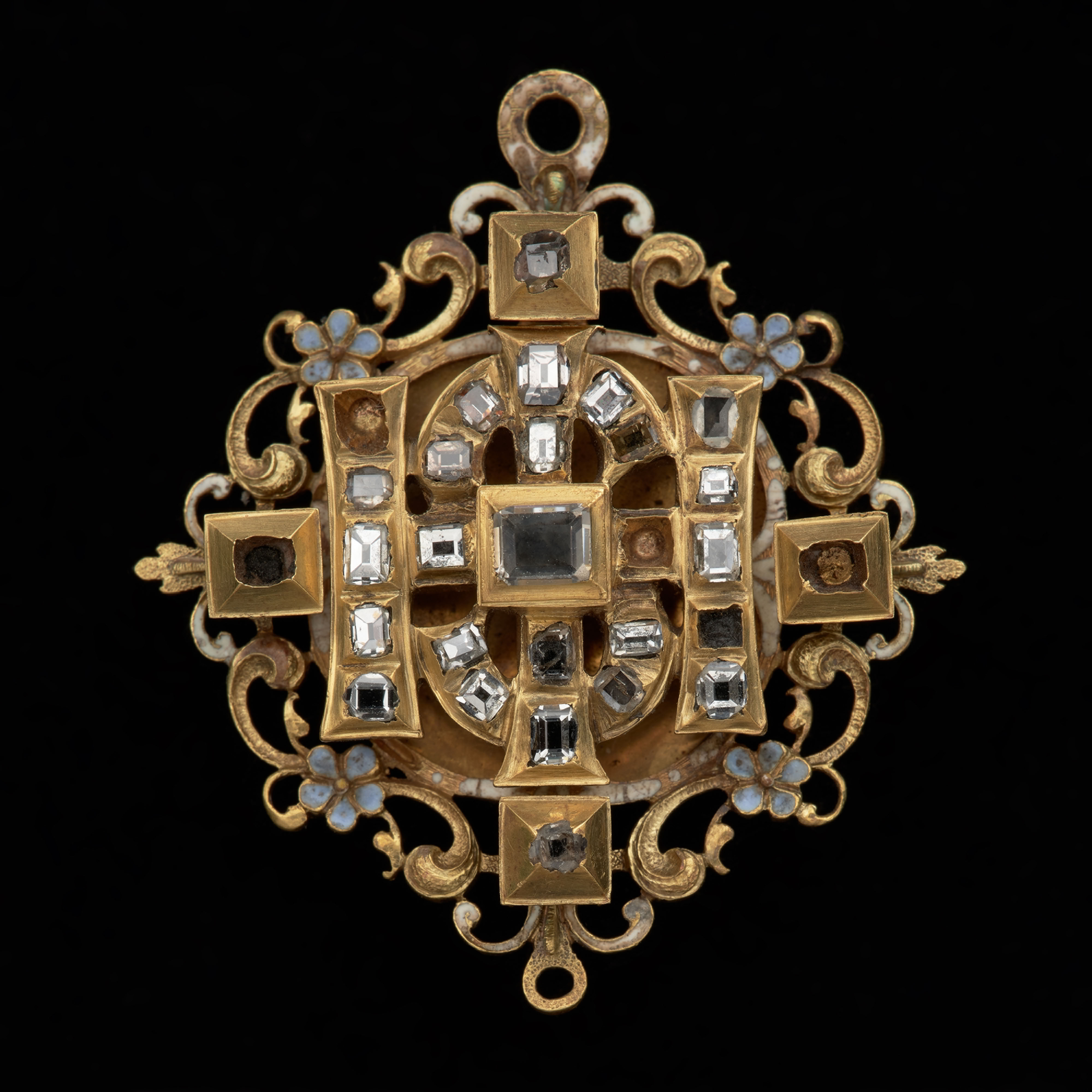 IHS pendant of Prince Francis I (1577-1620) MNS/Rz/2562 – In museums
