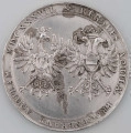 N/1242/ML - AV. W tondzie ujetym profilowym otokiem Hercules poskramia ujarzmionego Cerbera. W tle kosciół. Z prawej litery I H, monogram autora medalu. Niżej, w odcinku, kartusz z herbem miasta rozdziela napis:
CIVIT - GEDAN / F . - F .
w otoku napis rozpoczynający się od arabeski:
VLADISLAO IV POLONIAE ET SVECIAE REGI HERCULI PACIFICO

RV. W tondzie ujętym profilowanym otokiem dwa ukoronowane orły. Z lewej polski ze Snopkiem Wazów, z prawej dwugłowy z herbem Habsburgów na piersiach. W otoku napis poprzedzony rozetką:
REGALES AQUILAE PROGENERANT AQUILAM . MDCXXXVII .
W miejscu kropek znaki międzywyrazowe w postaci rombów.

Wżery na RV. najprawdopodobniej będące pozostałością po zalaniu kwasem. Na AV. w obszarze legendy cechy bicia pękniętym stemplem.