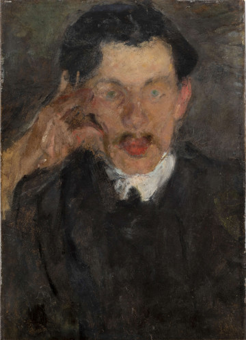 Obraz przedstawia portret męski - postać ujęta w popiersiu z głową wspartą na prawej dłoni, przedstawiona en face. Mężczyzna ubrany jest w białą koszulę, ciemny krawat i ciemny garnitur. Twarz szczupła, pociągła, cera śniada, oczy niebieskie, brwi zarysowane wydatnym łukiem, nos prosty, usta pełne, nad nimi cienkie, krótkie wąsy. Włosy czarne delikatnie falowane nad czołem. Tło obrazu w kolorystyce szarości i zieleni.