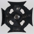 ML/MART/500 - Krzyż harcerski 4-ramienny wykonany z metalu, na środku lilijka harcerska, krzyż otaczają liście wawrzynu; napis na bocznych ramionach 