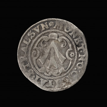 1/16 talara - awers; Moneta srebrna ze strzałą i napisem strefowym. Na awersie strzała w ozdobnej tarczy herbowej. Po bokach tarczy rozety. W otoku napis: MONET·NO:CIVITAS·STRALSVN (moneta nowa miasta Stralsund).