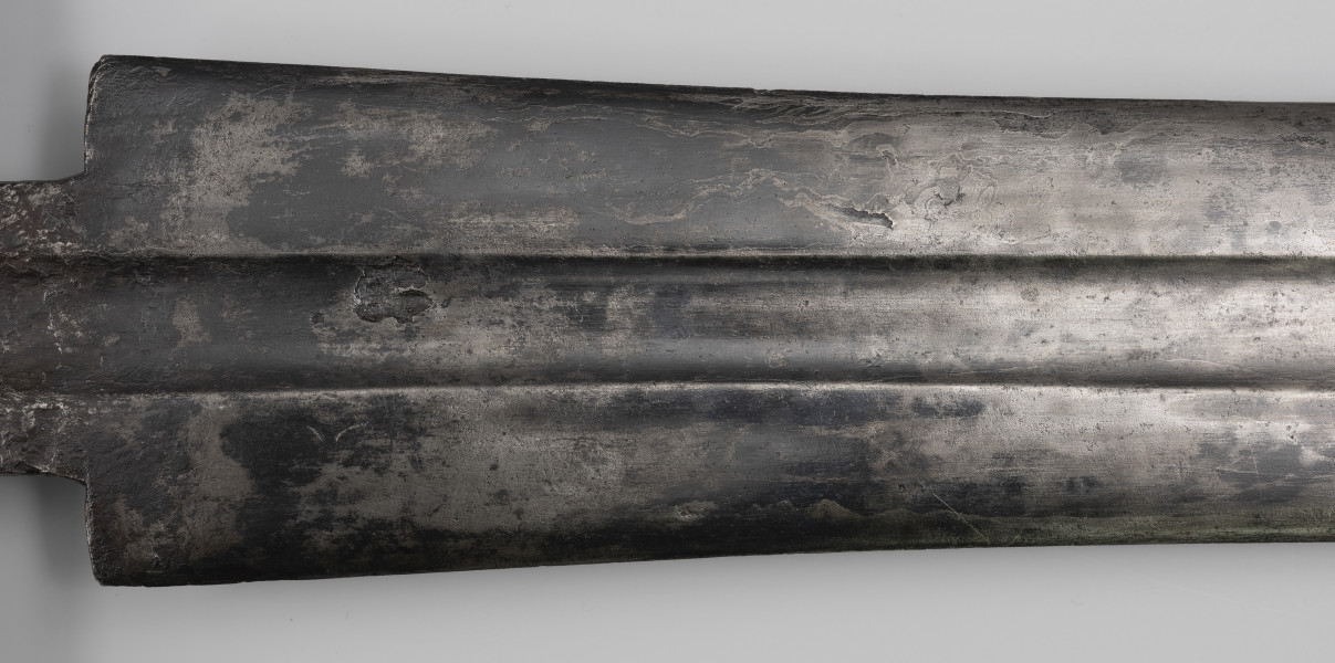 Miecz jednoręczny typu XII (Oakeshott) - detal; Fragment miecza jednoręcznego, według typologii Oakeshotta w typie XII, J, 1.