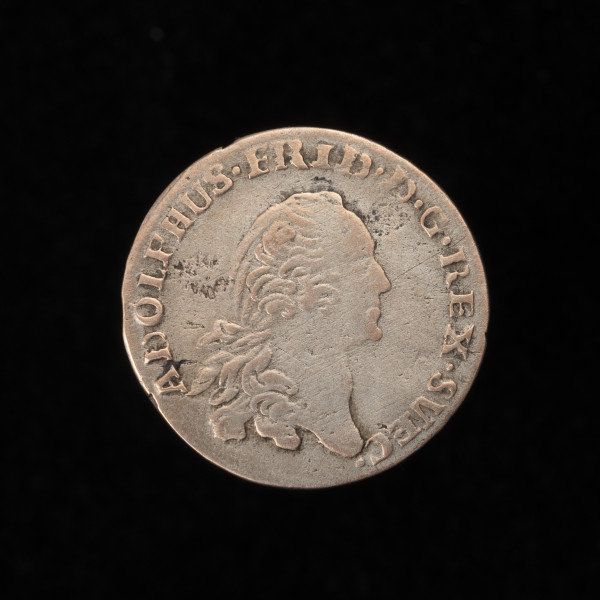 1/6 talara (cztery grosze) - awers; Na awersie portret króla w długiej peruce w prawo. W otoku napis: ADOLPHUS·FRID·D·G·REX·SVEC·