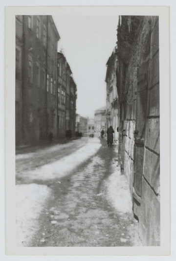 Fotografia - fotokopia ulicy Grodzkiej (Bramy Grodzkiej) z czasów okupacji wykonana ze zdjęcia oryginalnego, opatrzona pieczątką `Lublin, dnia 23 LIP 1944`.