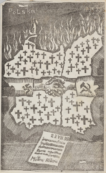 grafika propagandowa - ujęcie z przodu; Czarno – biała grafika przedstawiająca kontury mapy przedwojennej Polski wypełnionej cmentarnymi krzyżami i rozdartej linią według założeń tajnego protokołu dołączonego do paktu Ribbentrop Mołotow. Wzdłuż północnej granicy zostały ukazane płomienie symbolizujące pożogę wojenną. W centrum kompozycji znajdują się dwie splecione dłonie – jedna wyłaniająca się z rękawa, na którym znajduje się znak swastyki - symbol III Rzeszy, a druga z rękawa ze znakiem sierpa i młota - symboli Rosji Sowieckiej. U dołu kompozycji, pod konturem mapy Polski została ukazana kartka z datą 23 VIII 1939 podpisami Mołotow i Ribbentrop. W prawym dolnym rogu napis solidarycą Solidarność ‘82.