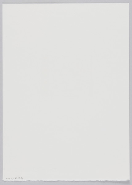 odbitka graficzna - Grafika z widocznym wśród abstrakcyjnych kształtów mężczyzną w okularach i kapeluszu. Wśród kształtów rozpoznać można koła roweru. Prawa krawędź ramy grafiki zdecydowanie pogrubiona. Przedstawienie wpisane w prostokątną ramkę stojącą na dłuższym boku.