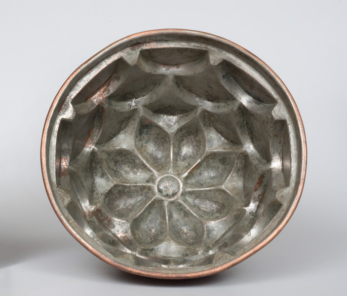 ujęcie 3/4 z dołu