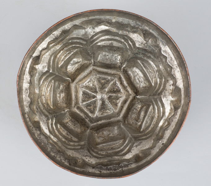 ujęcie z dołu (na wnętrze)