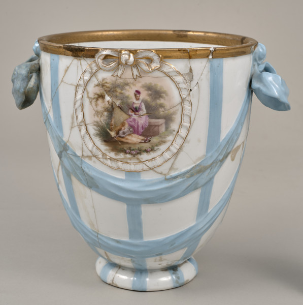 Waza - strona z przedstawieniem figuralnym