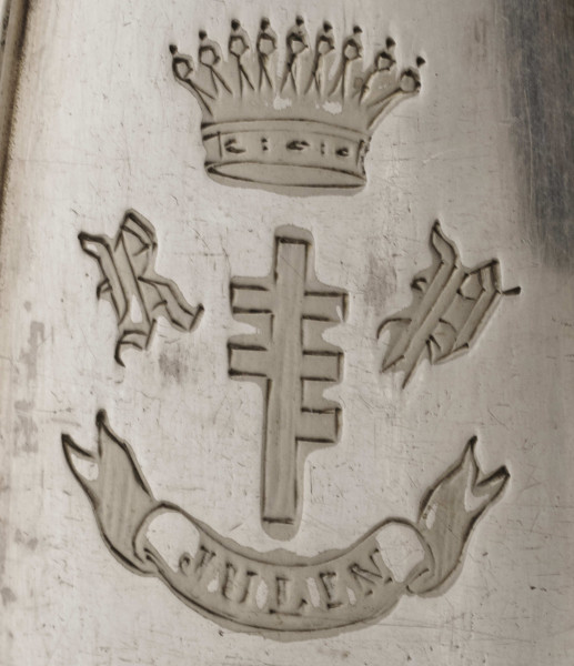 Nóż duży - środek stołu