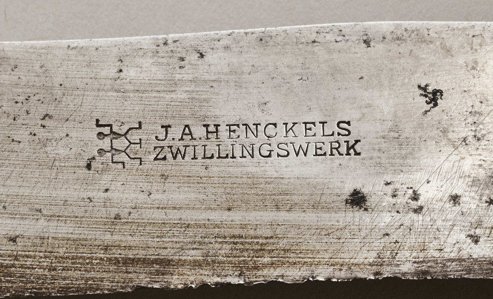 Nóż duży - środek stołu